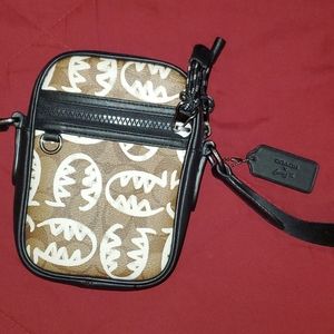 Mens coach messenger
